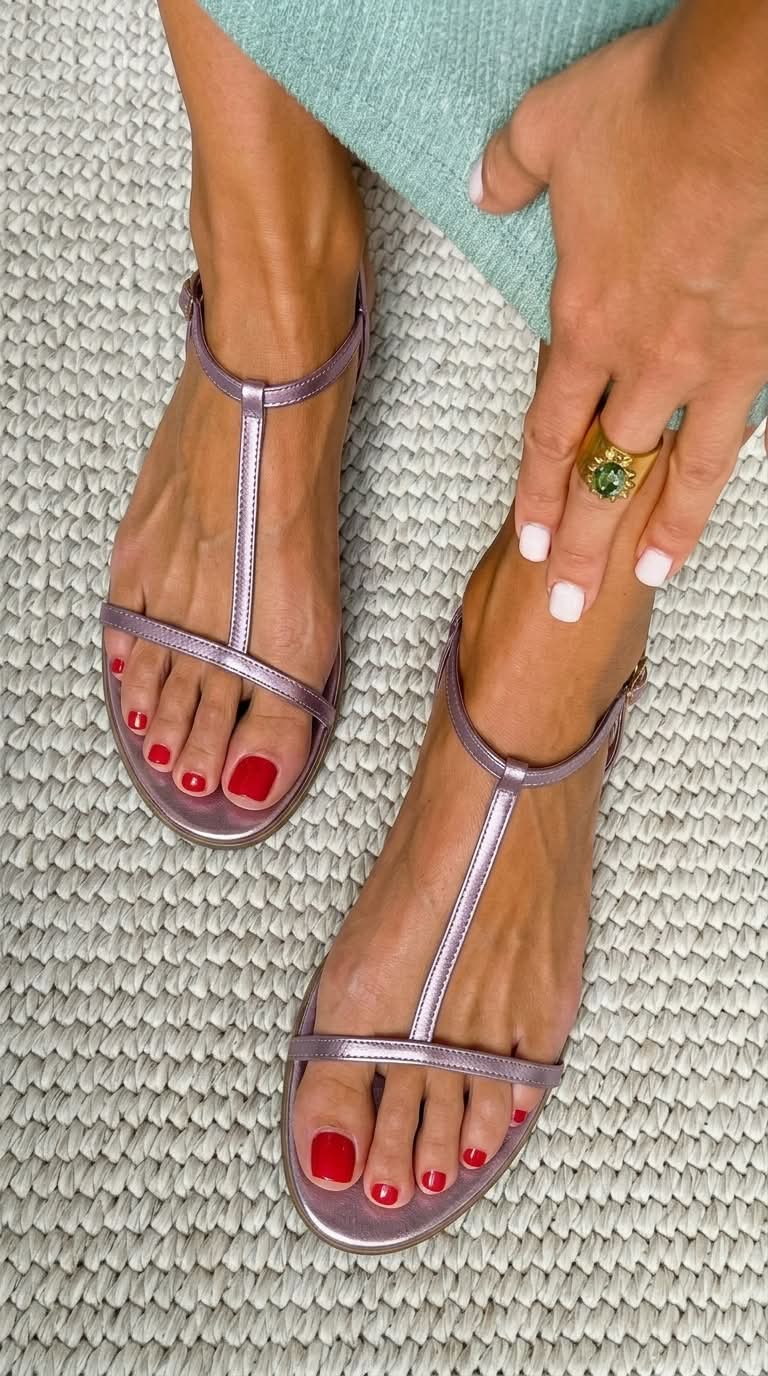 Cora - Low Metallic Summer Sandals with T-Strap