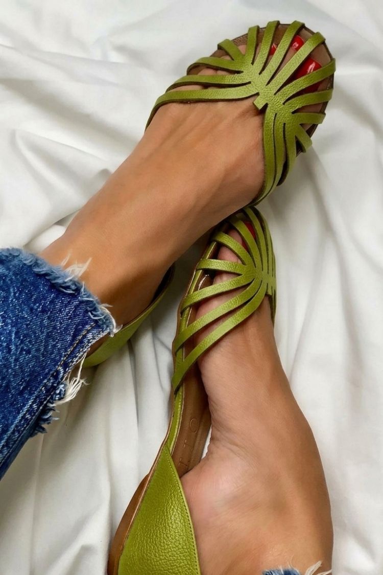 Jiza - Solid Color Round-Toe Cut-Out Sandals