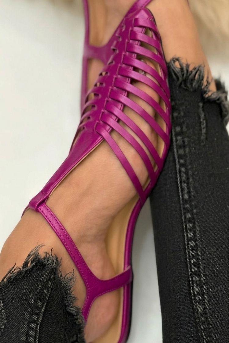 Rosy - Casual Essential Cut-Out T-Strap Sandals