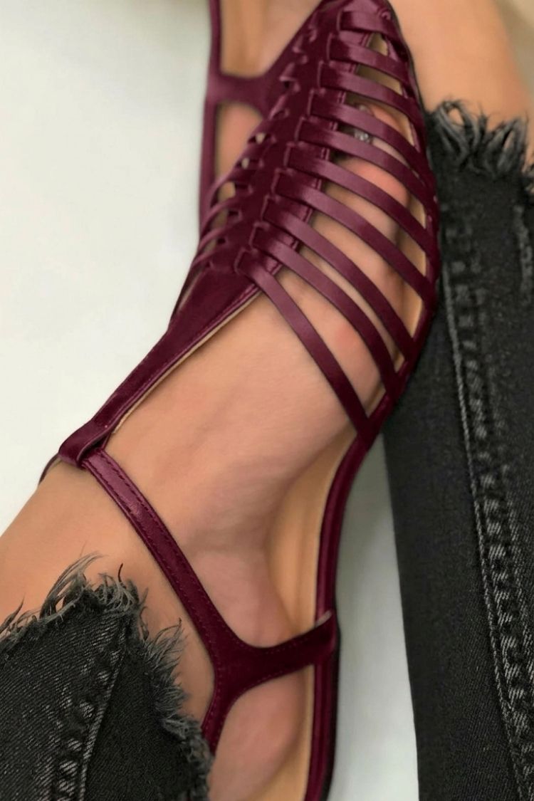 Rosy - Casual Essential Cut-Out T-Strap Sandals