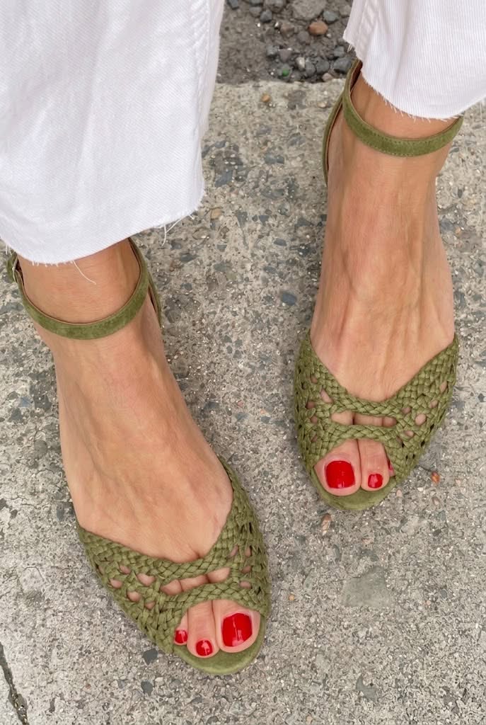 Lei - Elegant Woven Cut-Out Open-Toe Flat Sandals